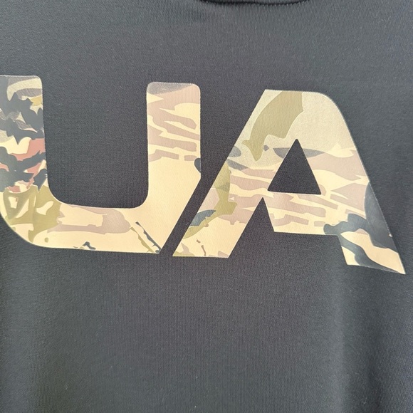Under Armour Black long sleeve Hoodie with Camouflage UA Logo size large - Picture 3 of 7